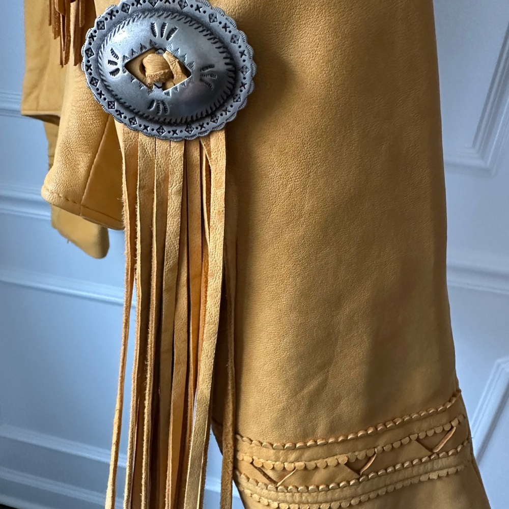 RARE Continental Leathers Fringe Cropped Jacket with Conchos - Picture 6 of 9